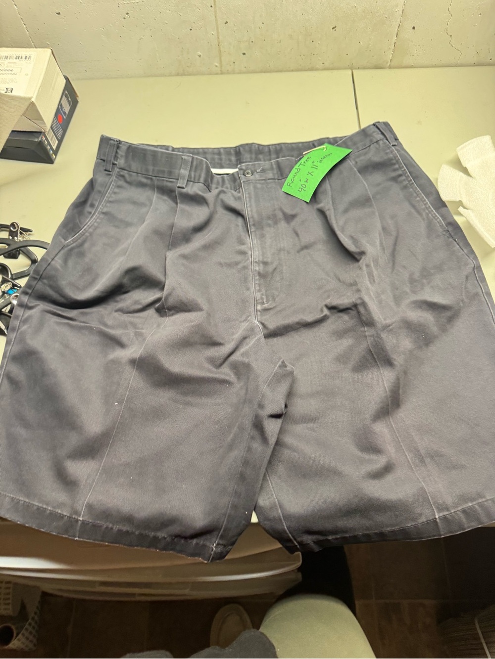 Roundtree & Yorke Men's Navy‎ Pleated Shorts
